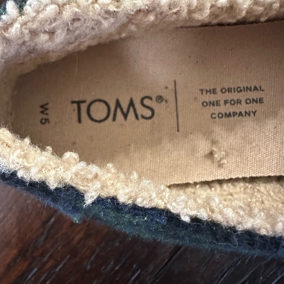 Toms! - Picture 3 of 5